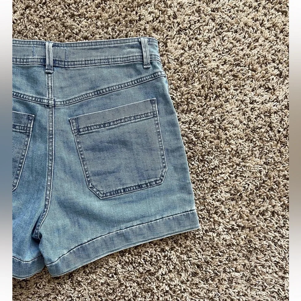 Madewell High-Rise Cuffed Denim Shorts in Light Indigo - Picture 5 of 5